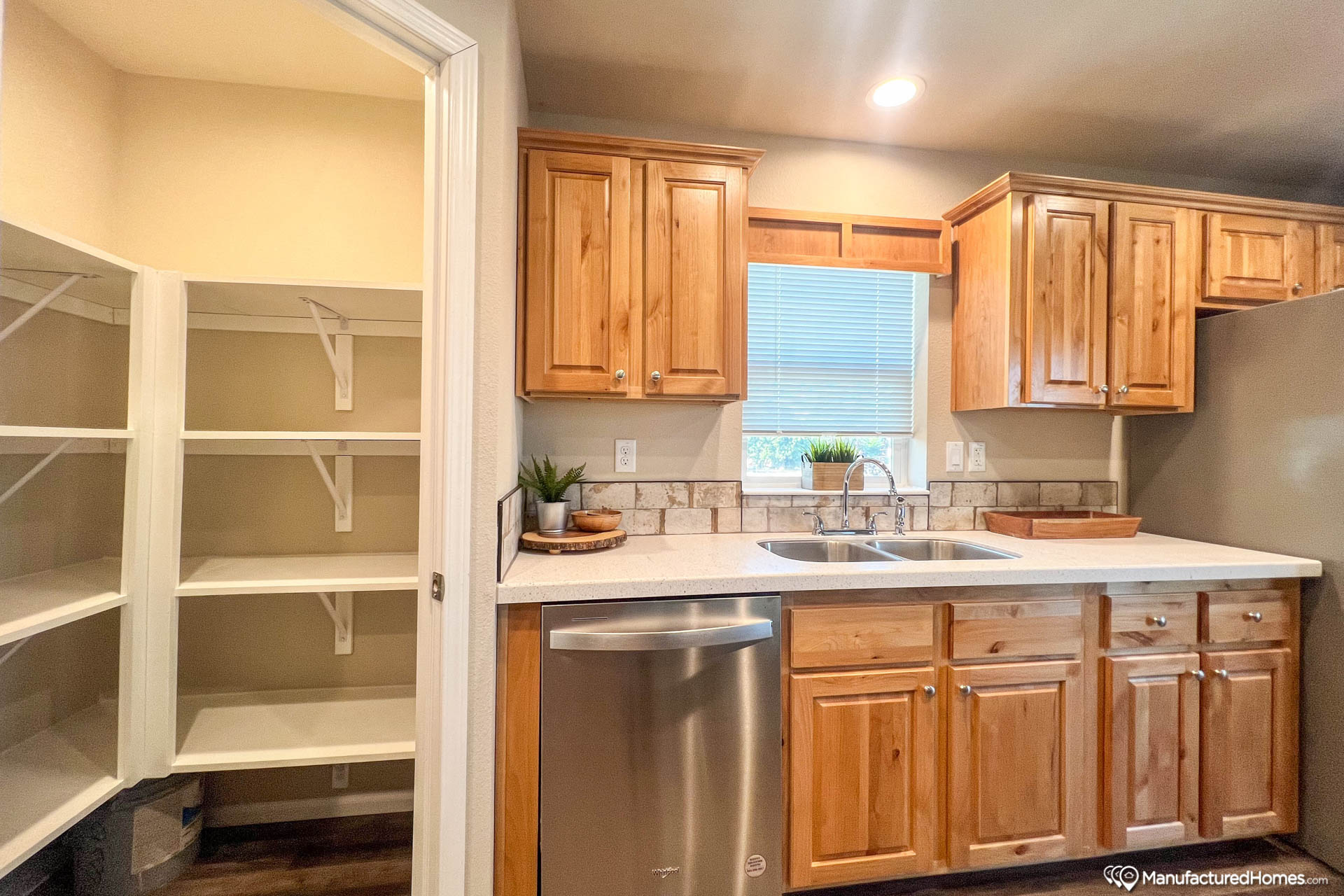 Siskiyou Series Brook SI24362A by Cavco Millersburg - Palm Harbor